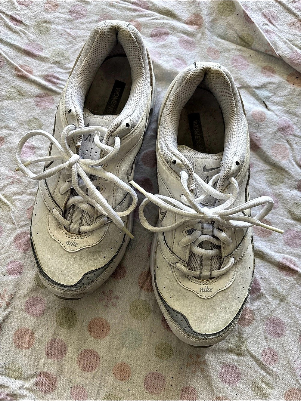 Nike Rolling Rail Walking Shoes White Sneakers
